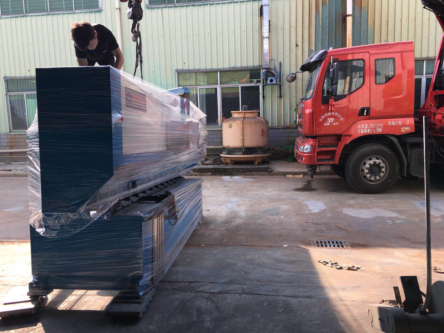 兩臺機(jī)結(jié)伴挺進(jìn)佛山