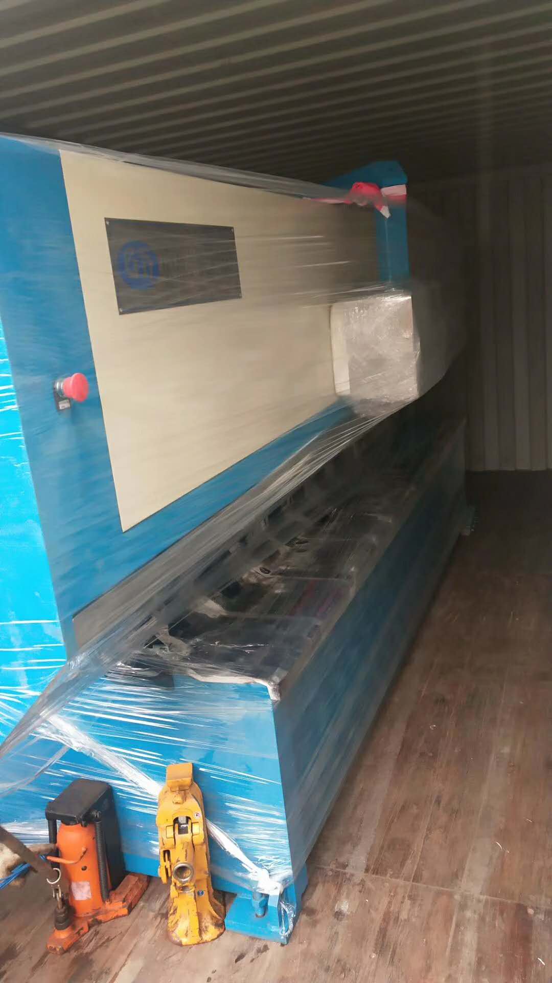 國輝3米雙頭刨裝柜即將發往泰國客戶